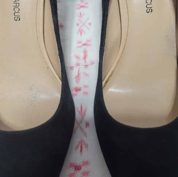 Neiman Marcus "Verity" Bow Heels - Picture 6 of 6